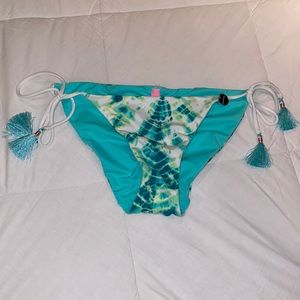 NWT Victoria’s Secret Blue Green White Reversible Bikini Tassels Side Tie Dye